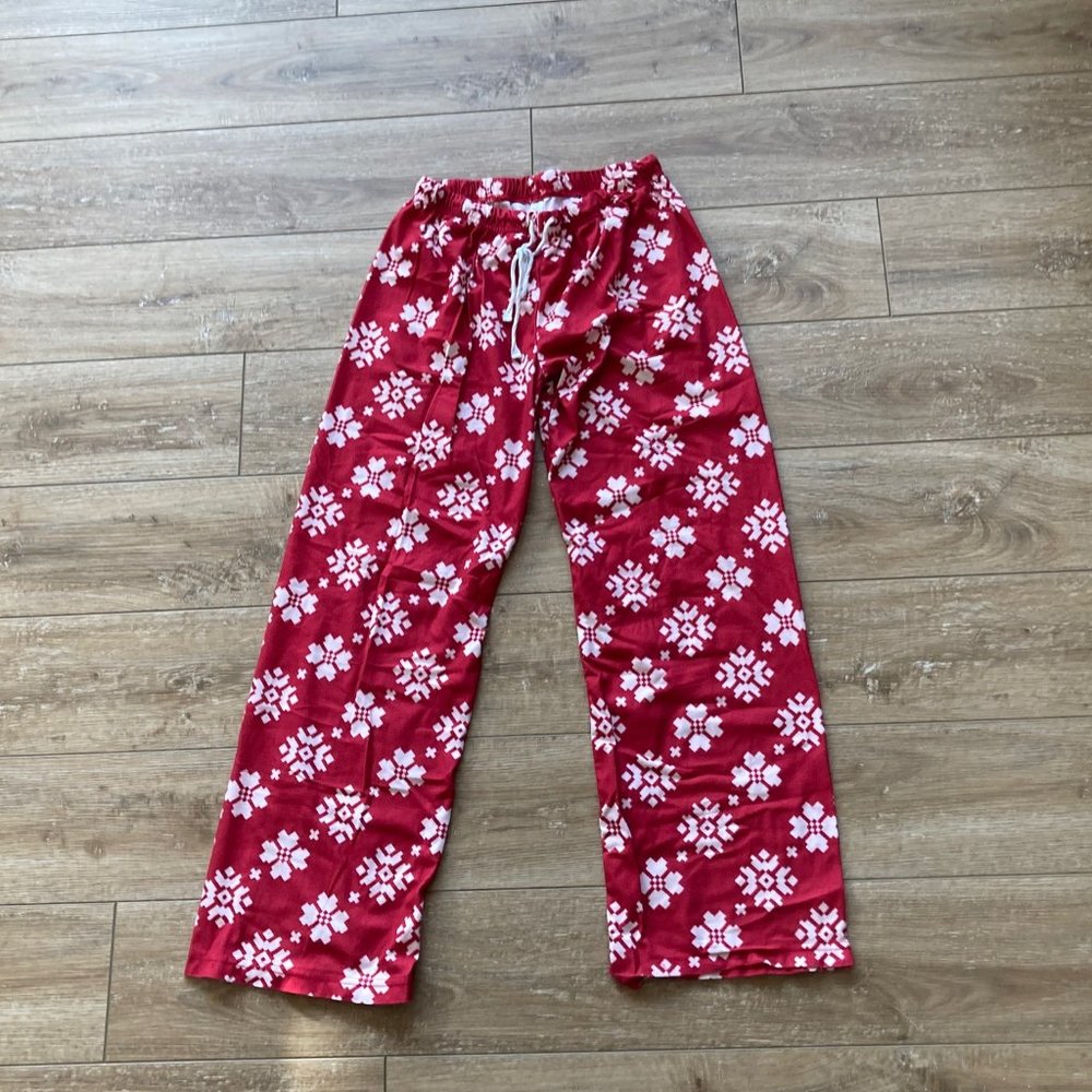 Red and White Snowflake Pajama Pants Size Small